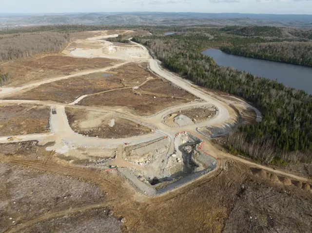 Destruction massive tout près du Lac-aux-pierres - mine NMG